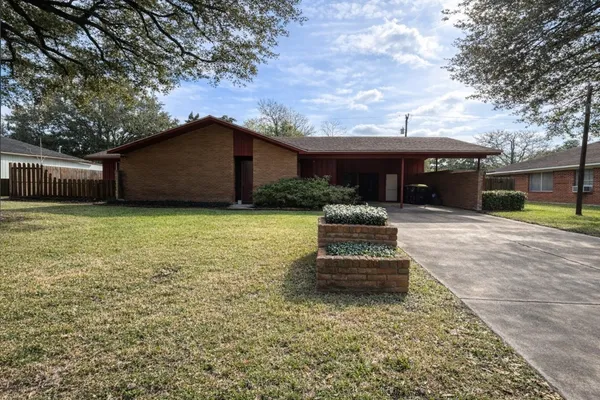 $225,000 | 714 Frankie Street, Wharton, TX 77488