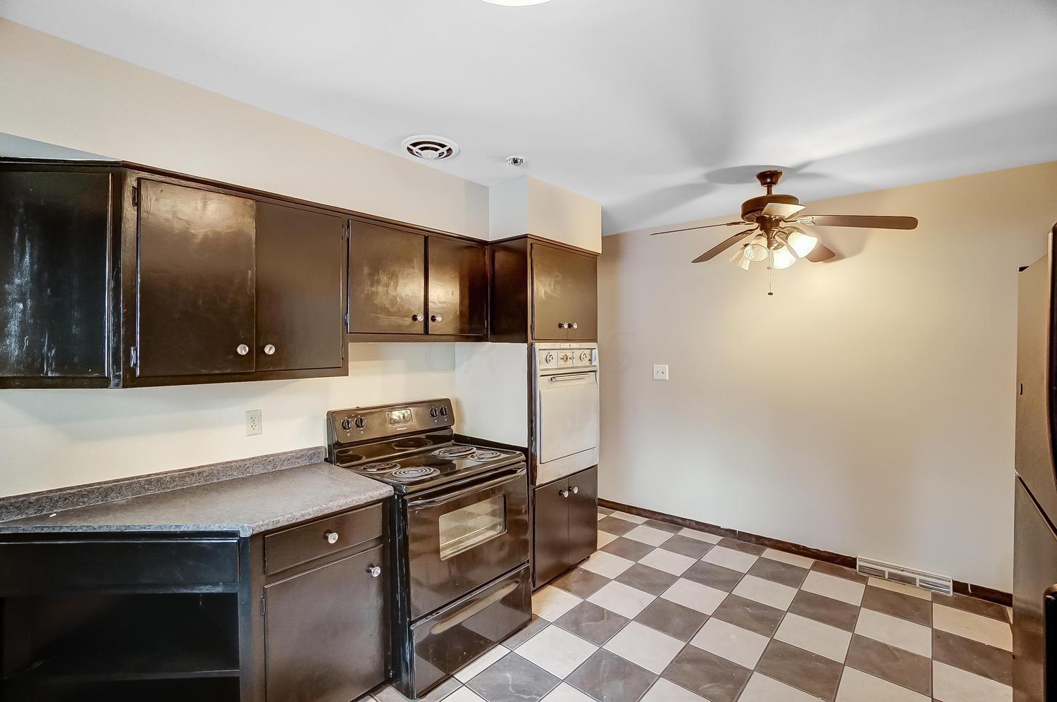 224 South Chesterfield Road Columbus, OH 43209 - Photo 15 of 38