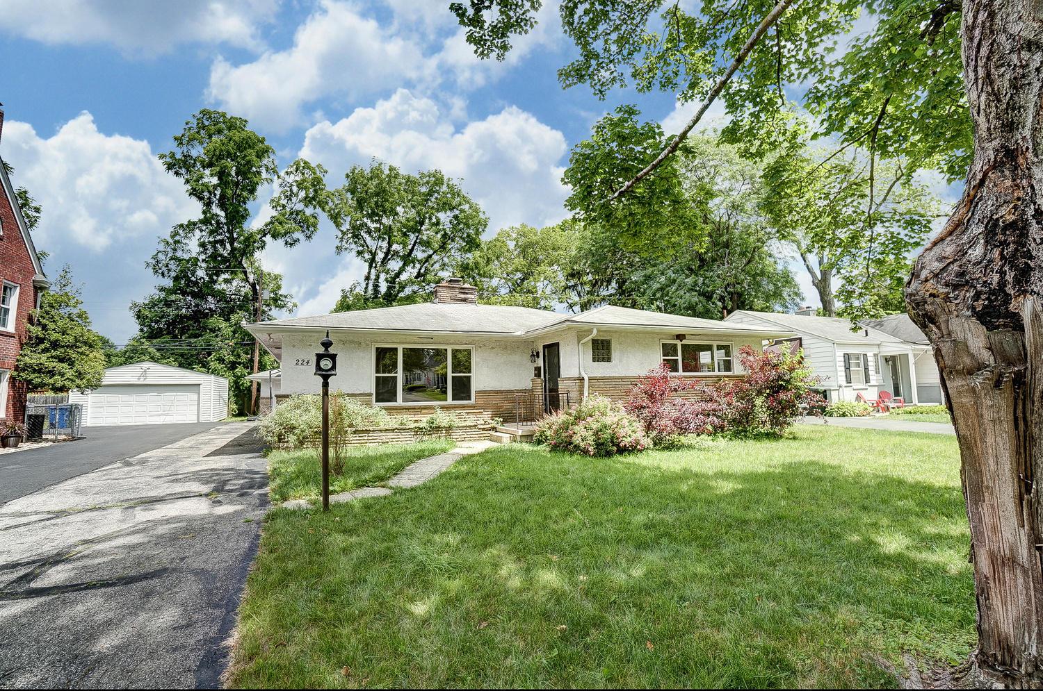 224 South Chesterfield Road Columbus, OH 43209 - Photo 3 of 38