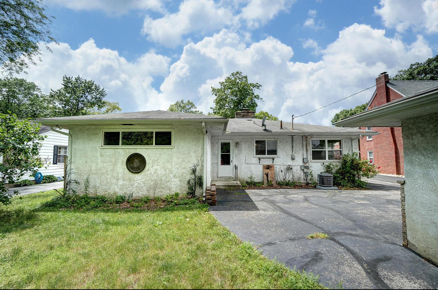 224 South Chesterfield Road Columbus, OH 43209 - Photo 31 of 38