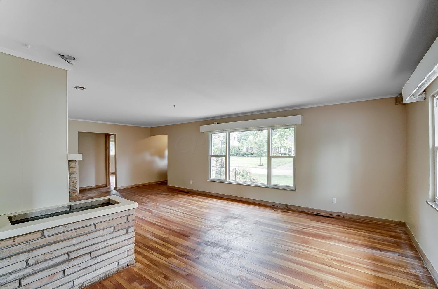 224 South Chesterfield Road Columbus, OH 43209 - Photo 6 of 38