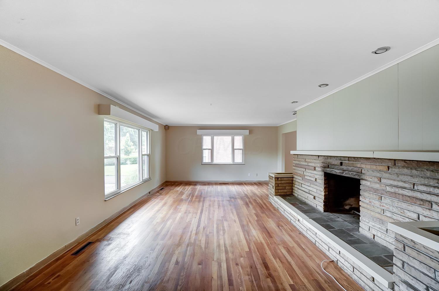 224 South Chesterfield Road Columbus, OH 43209 - Photo 7 of 38