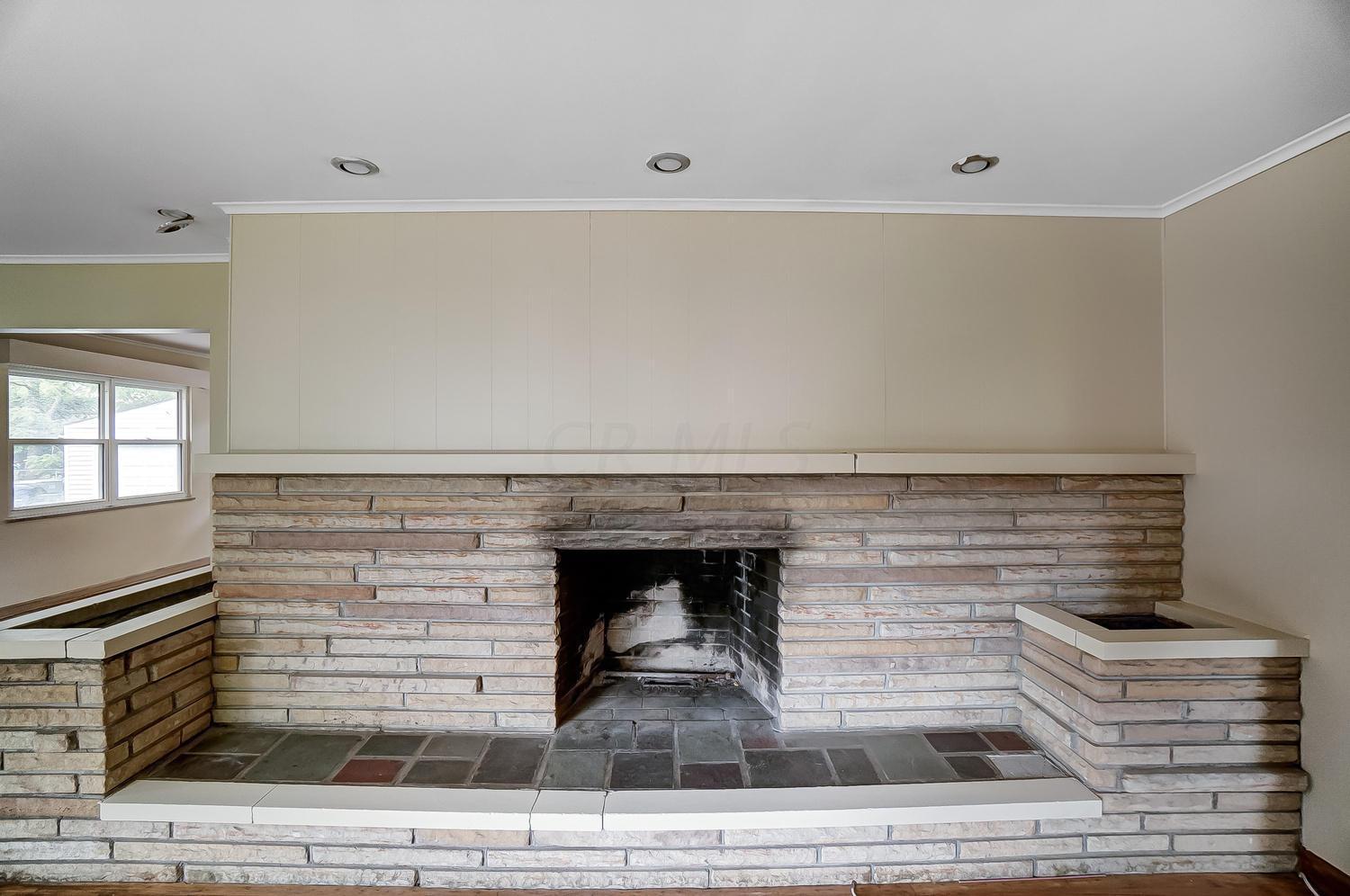 224 South Chesterfield Road Columbus, OH 43209 - Photo 9 of 38
