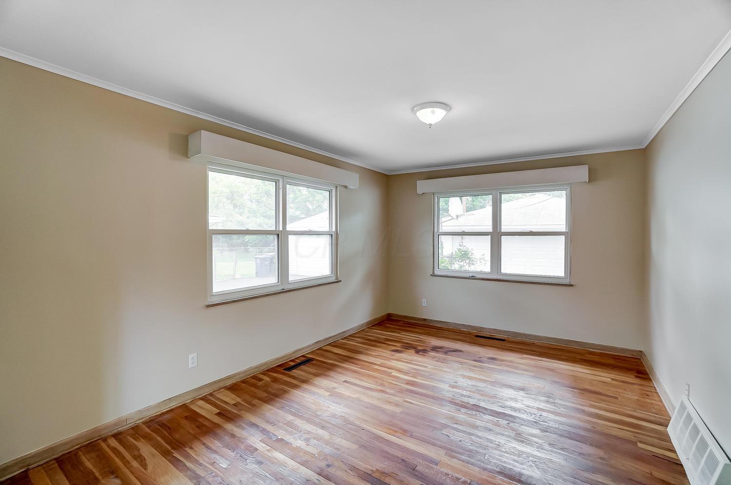 224 South Chesterfield Road Columbus, OH 43209 - Photo 10 of 38