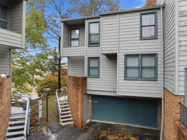 $359,000 | 22 Timberline Court, Pittsburgh, PA 15217