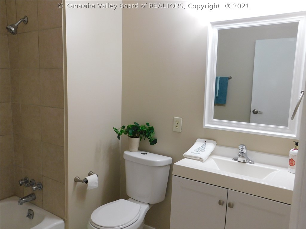 5240 Dewitt Road Charleston, WV 25313 - Photo 11 of 15 Gallery Image 11
