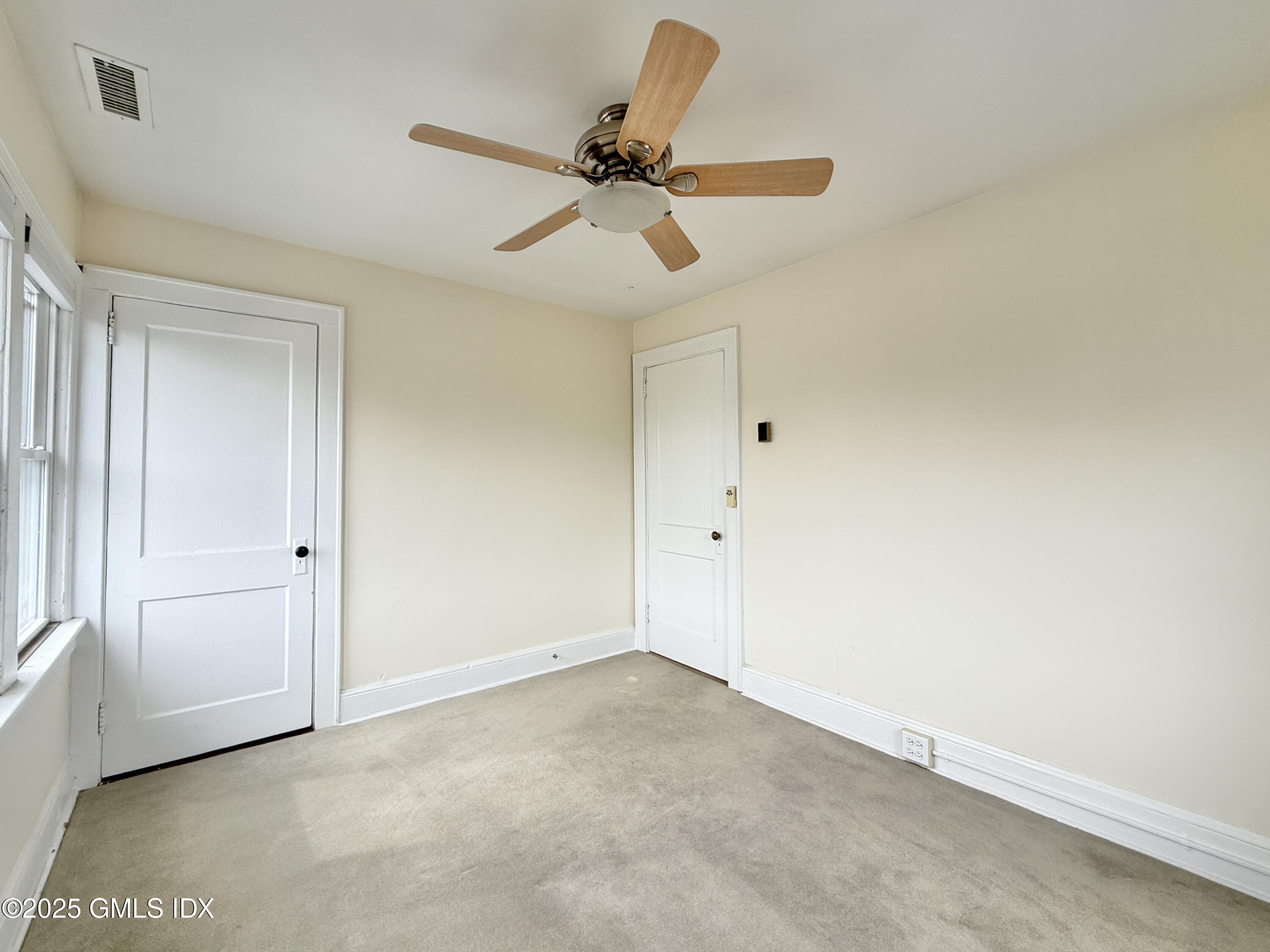 237 Hamilton Avenue, Unit 2 Greenwich, CT 06830 - Photo 11 of 20 a view of an empty room