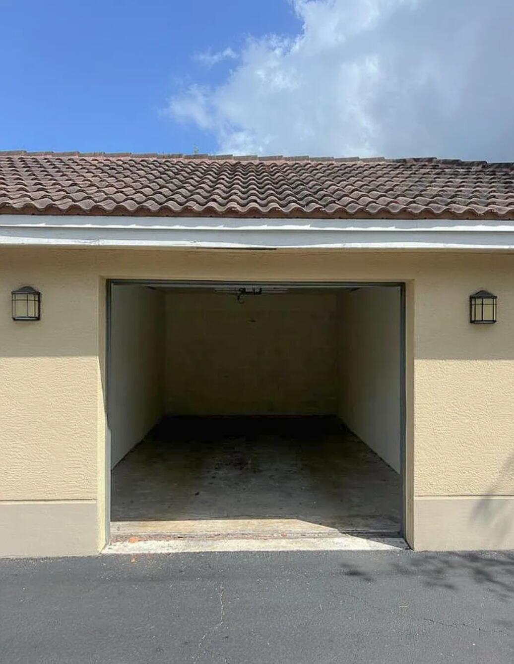 6556 Emerald Dunes Drive, Unit 207 West Palm Beach, FL 33411 - Photo 6 of 11 a close view of kitchen island