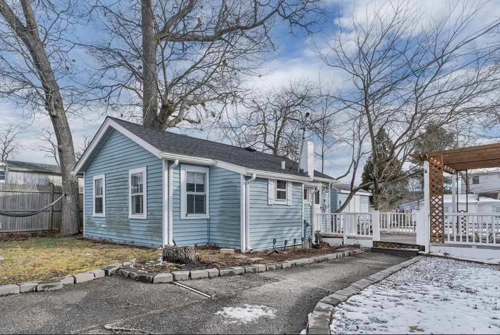 10 R Barnes Street Wareham, MA 02571 - Photo 1 of 21