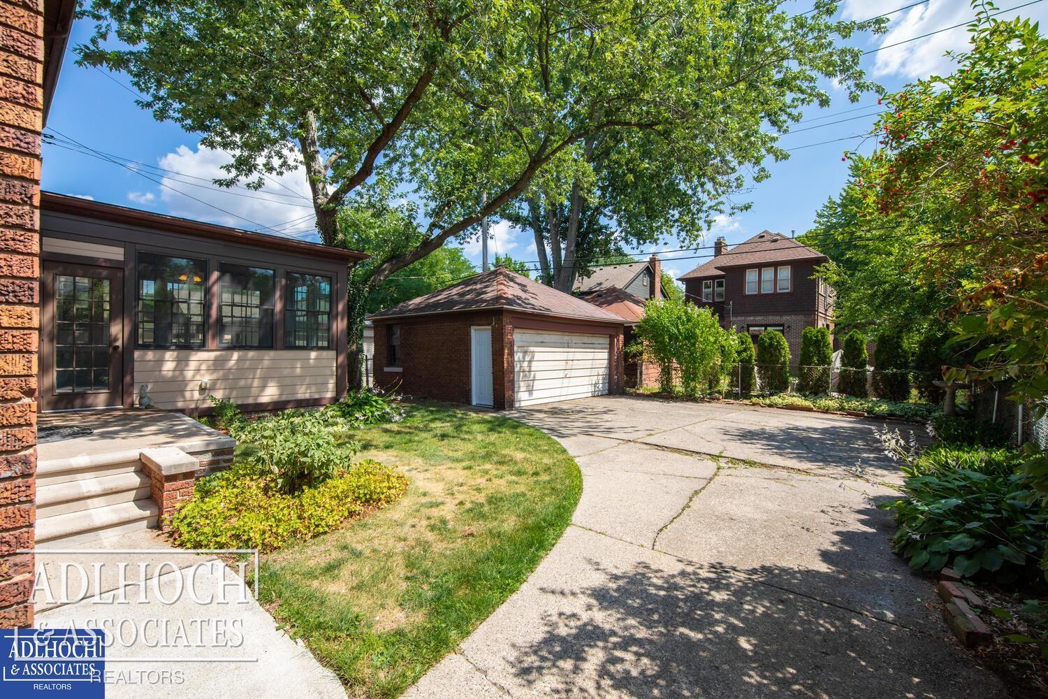 1230 Bishop Road Grosse Pointe, MI 48230 - Photo 27 of 30 50083826-27.JPG