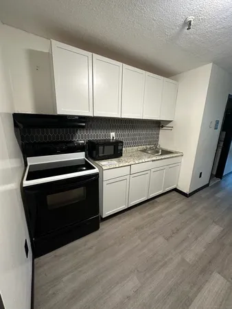 $1,100 | 1660 East Main Street, Unit 1B, Waterbury, CT 06705