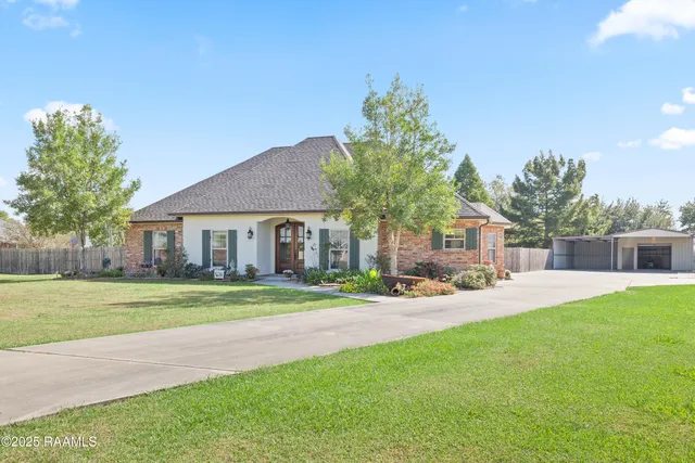 $355,000 | 1902 Kilkenny Street, New Iberia, LA 70563