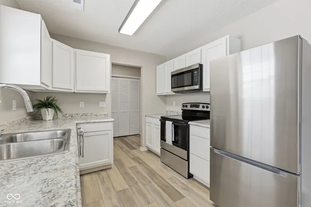 $285,000 | 6522 Hazelhatch Drive, Indianapolis, IN 46268