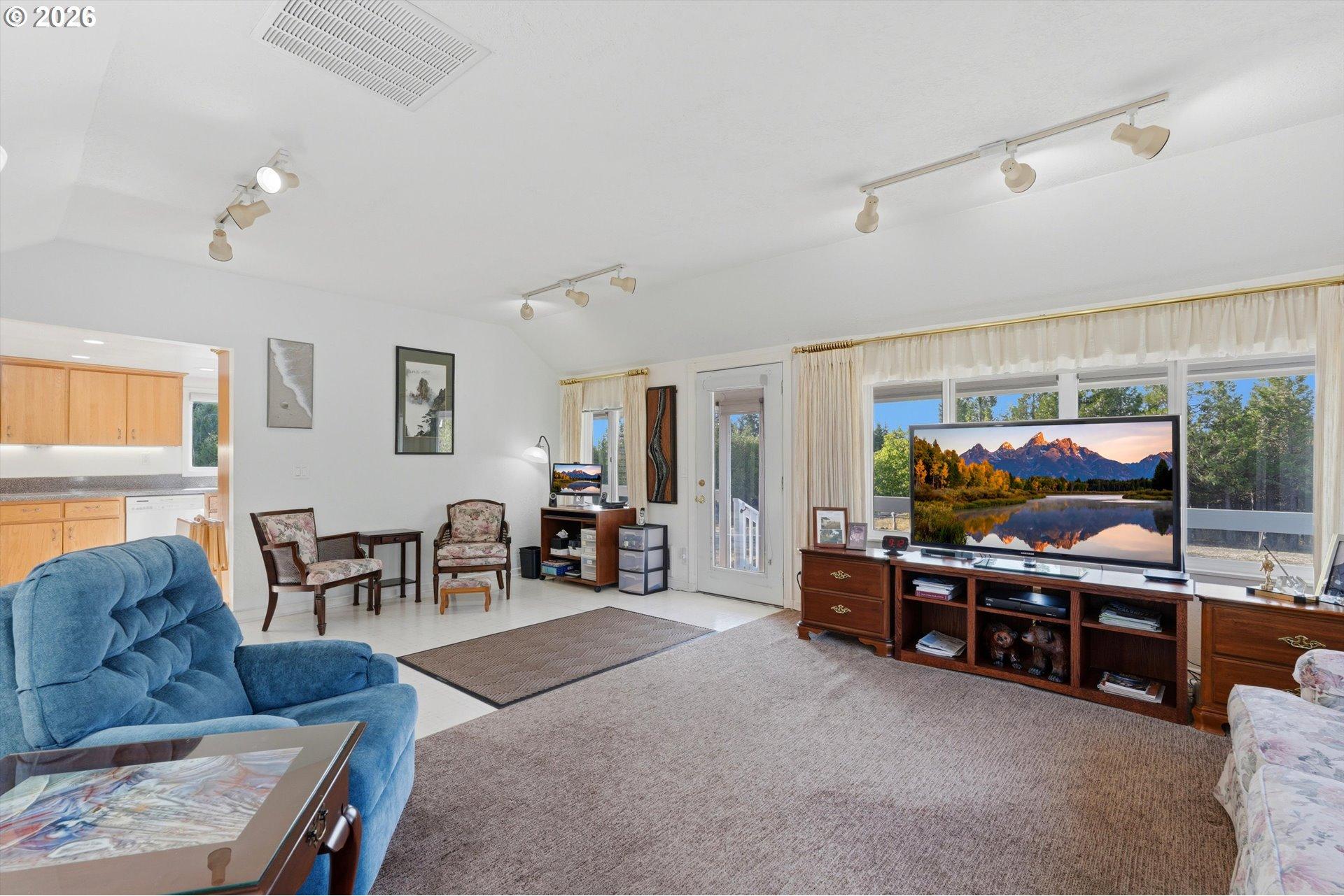 2840 Northwest Phillips Road Gaston, OR 97119 - Photo 15 of 41 Gallery Image 15