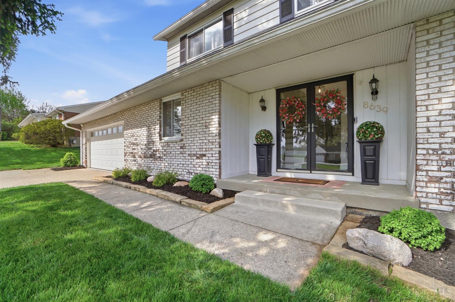 8639 Cheviot Road Cincinnati, OH 45251 - Photo 4 of 72