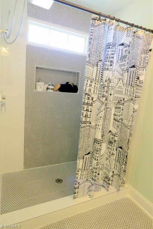 8529 Lasater Road Clemmons, NC 27012 - Photo 16 of 30 MBA: Large walk-in tiled rain shower.