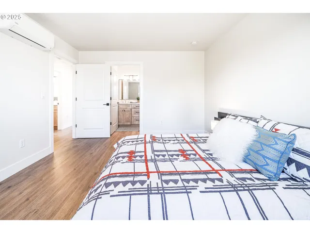 $424,975 | 12252 Meadowlawn Drive, Oregon City, OR 97045