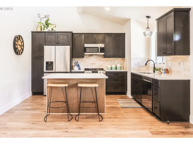 $424,975 | 12252 Meadowlawn Drive, Oregon City, OR 97045