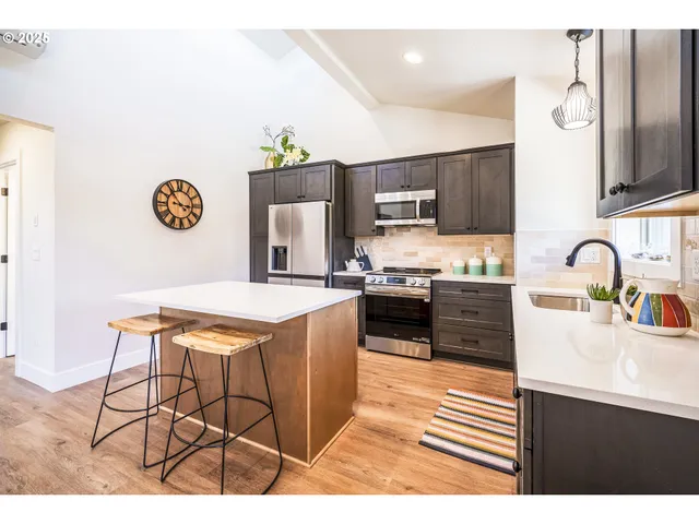 $424,975 | 12252 Meadowlawn Drive, Oregon City, OR 97045