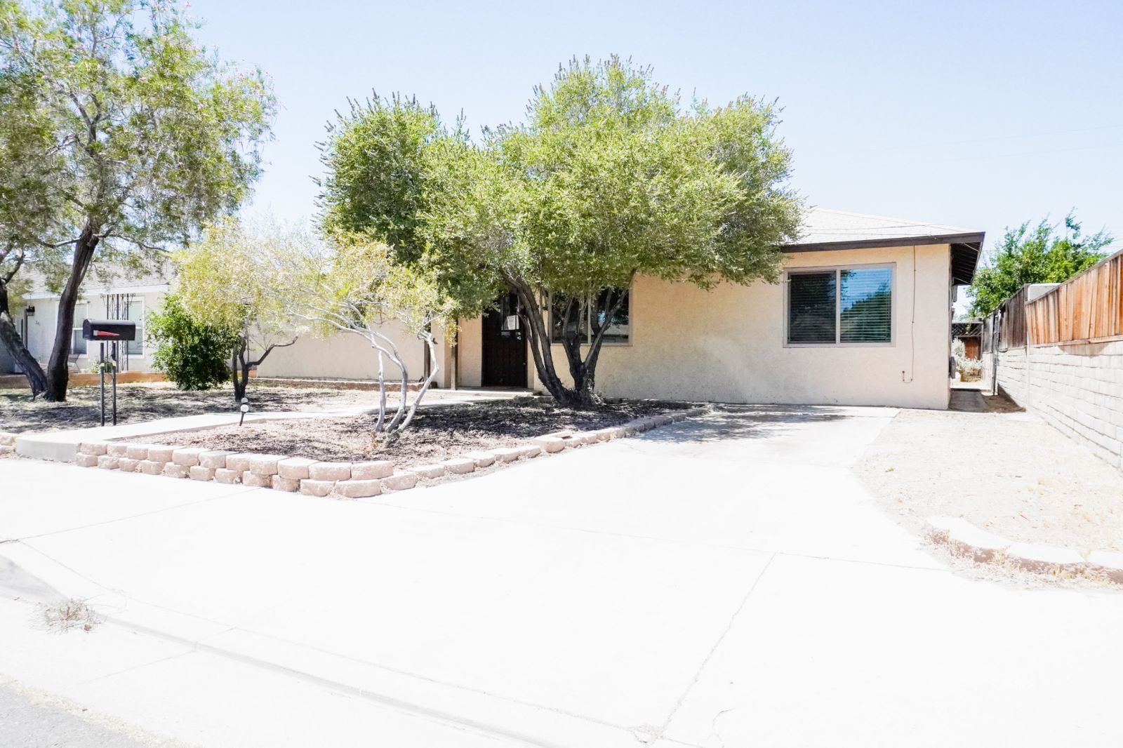 237 South Sunland Street Ridgecrest, CA 93555 - Photo 2 of 27