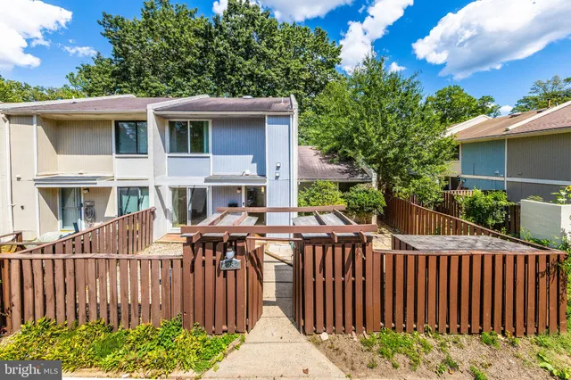 $3,250 | 2232 Southgate Square, Reston, VA 20191