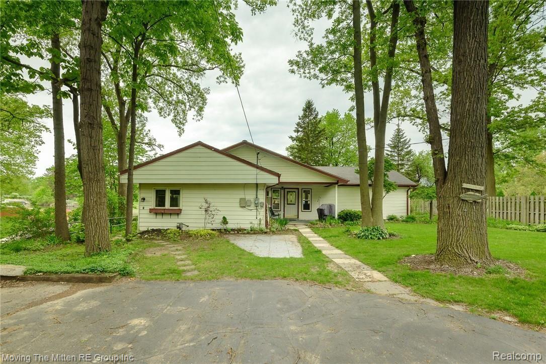 40566 Alden Road Belleville, MI 48111 - Photo 32 of 49 MTM_40566_alden-31.jpg