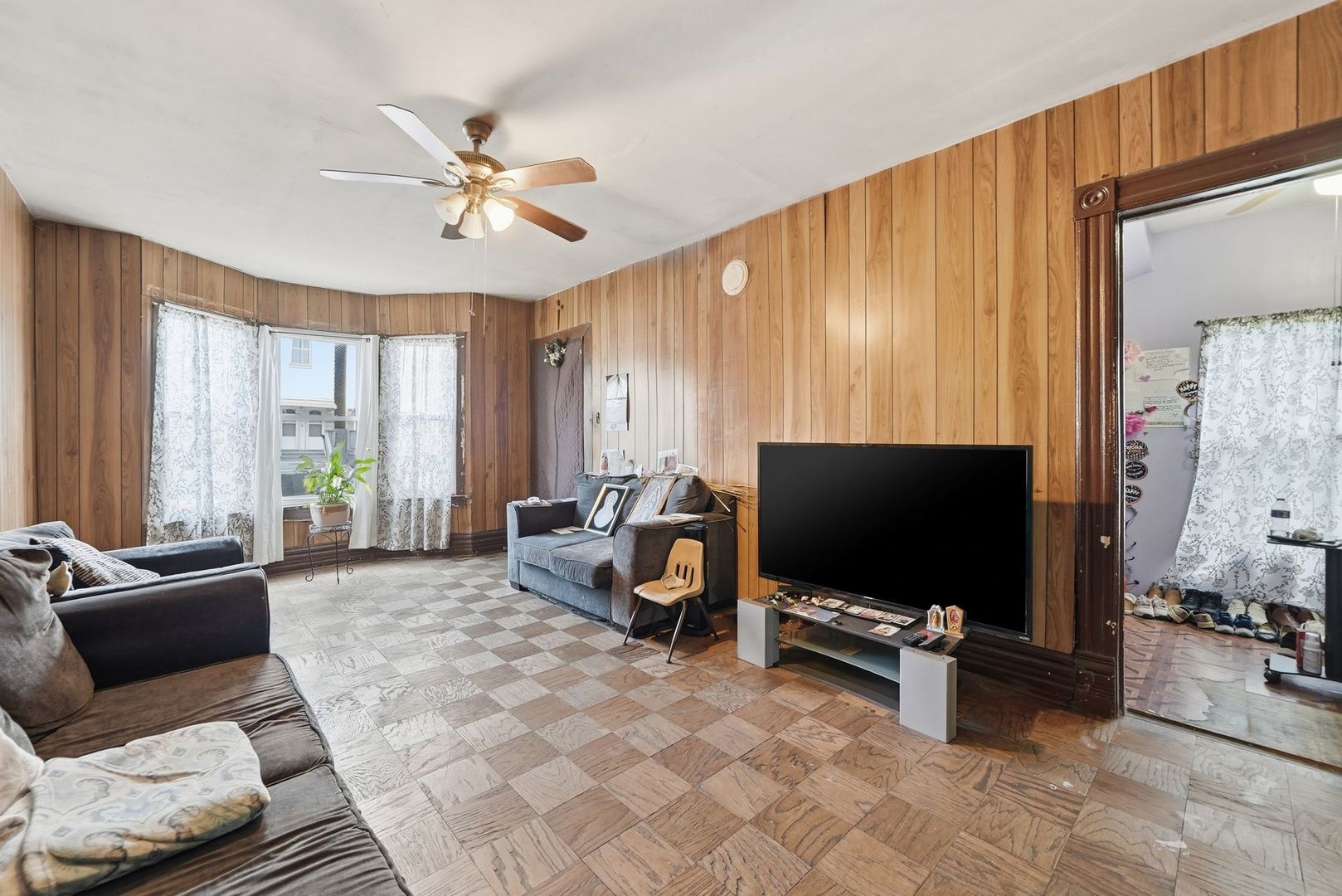 541 West Root Street Chicago, IL 60609 - Photo 4 of 21