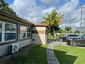 $560,000 | 5201 Southwest 28th Terrace, Dania Beach, FL 33312