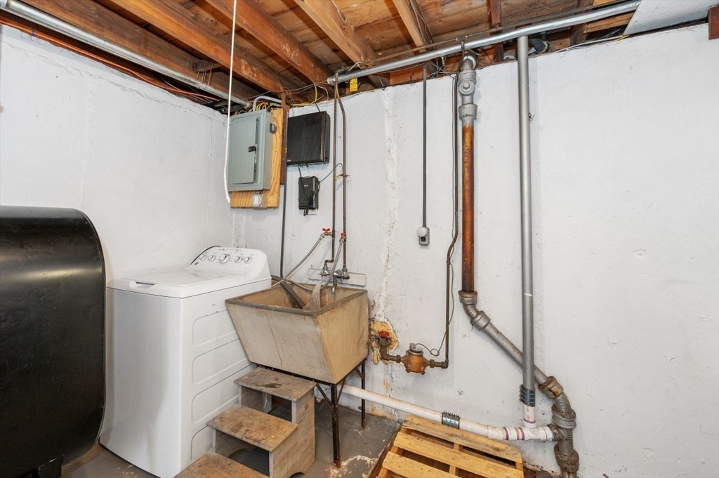 37 Upland Road Waltham, MA 02451 - Photo 24 of 28 Gallery Image 24