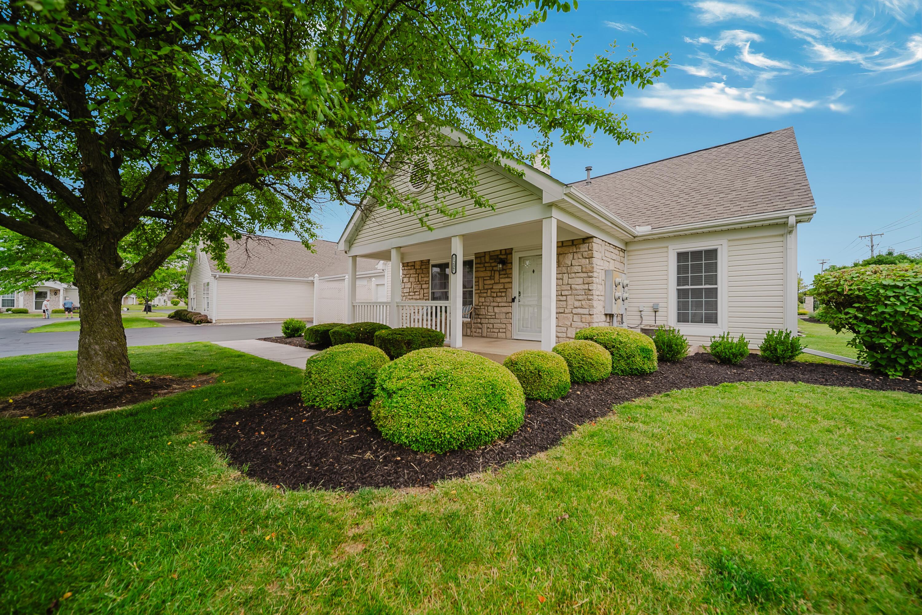 1237 Dunhurst Street Circleville, OH 43113 - Photo 3 of 39 Front