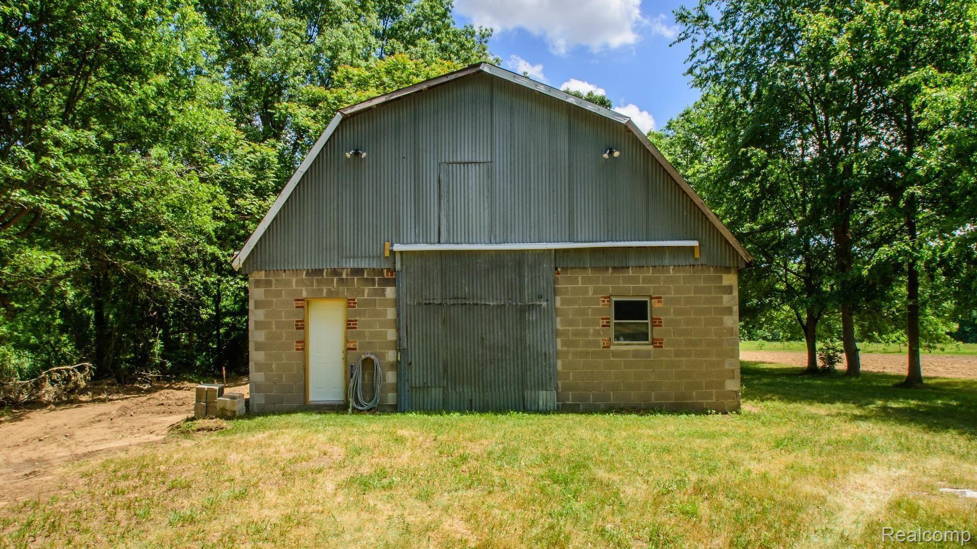 12418 Townsend Road Milan, MI 48160 - Photo 2 of 46 Barn.jpg
