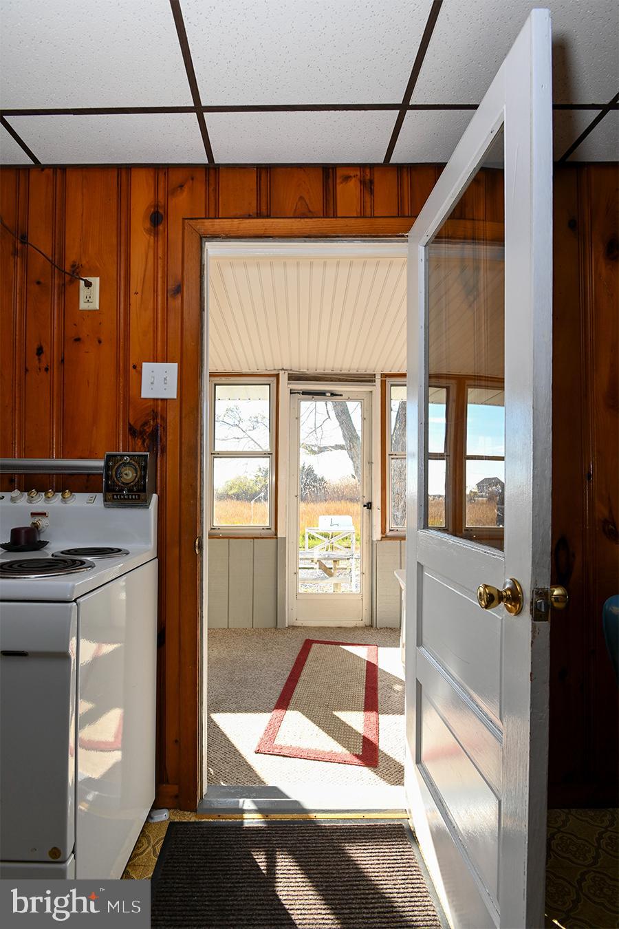102 Garrison Avenue Fortescue, NJ 08321 - Photo 17 of 20 a bathroom with a tub and a shower