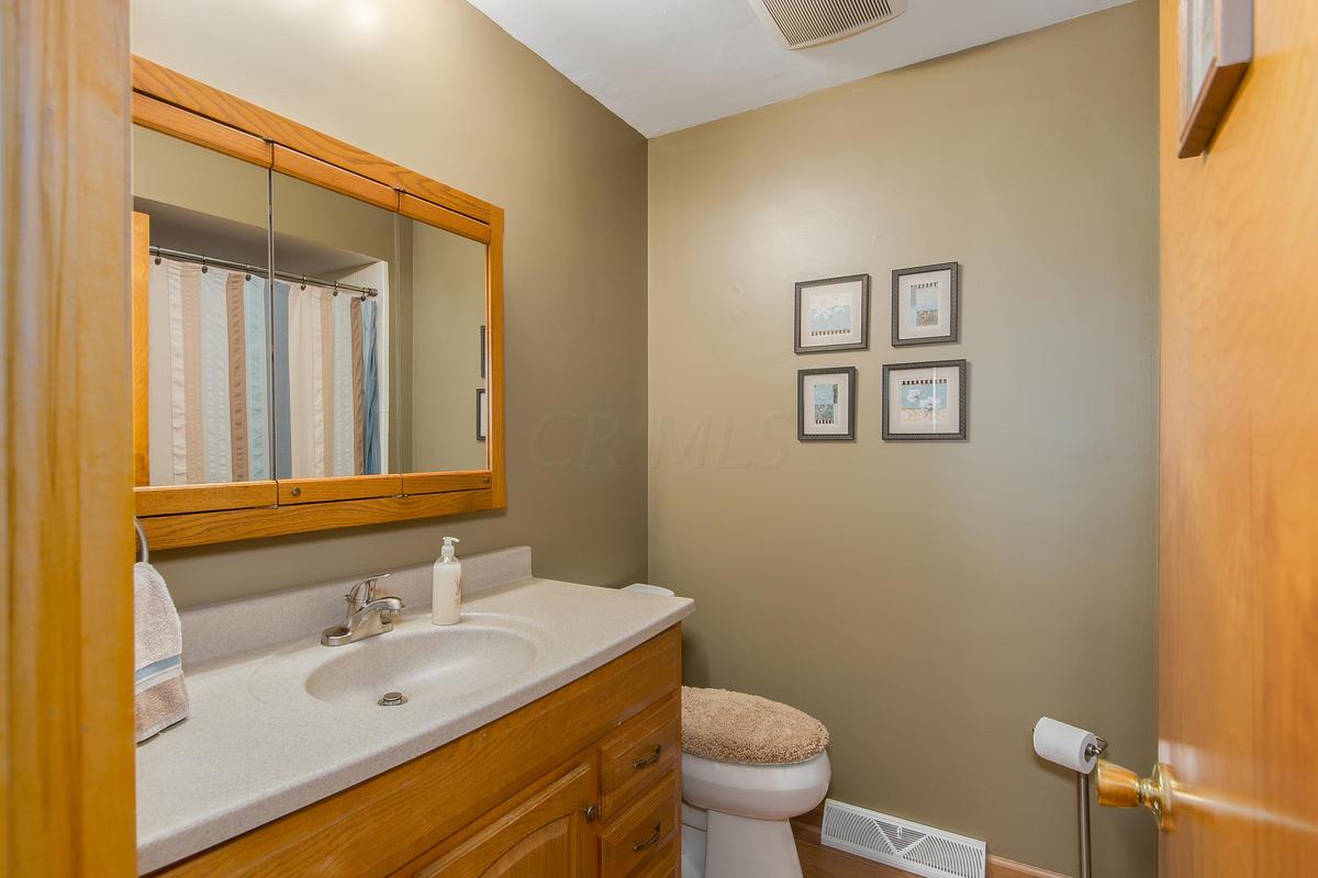 1026 Doherty Road Columbus, OH 43228 - Photo 11 of 33 Gallery Image 11