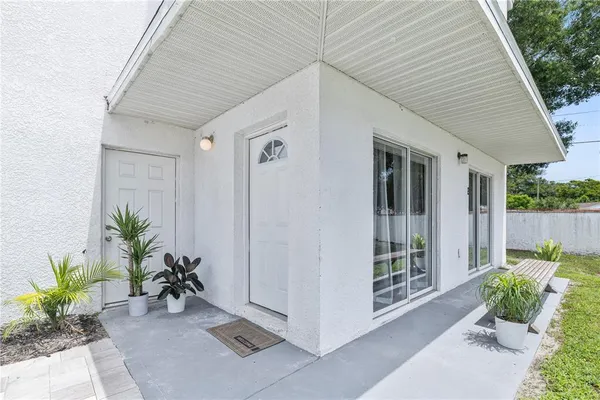 $2,650 | 9415 Citrus Glen Place, Tampa, FL 33618