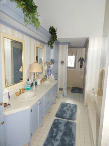 7352 East River Road Flushing, MI 48433 - Photo 28 of 51 21143465-27.JPG