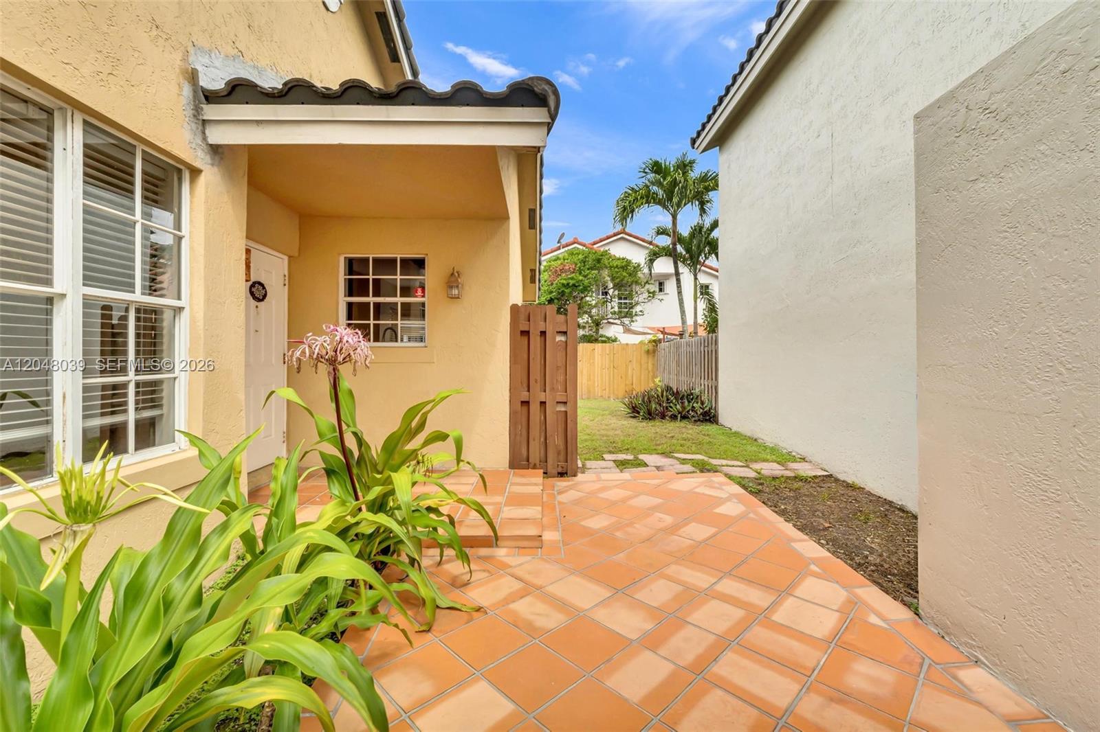 4916 Southwest 154th Avenue Miami, FL 33185 - Photo 5 of 53