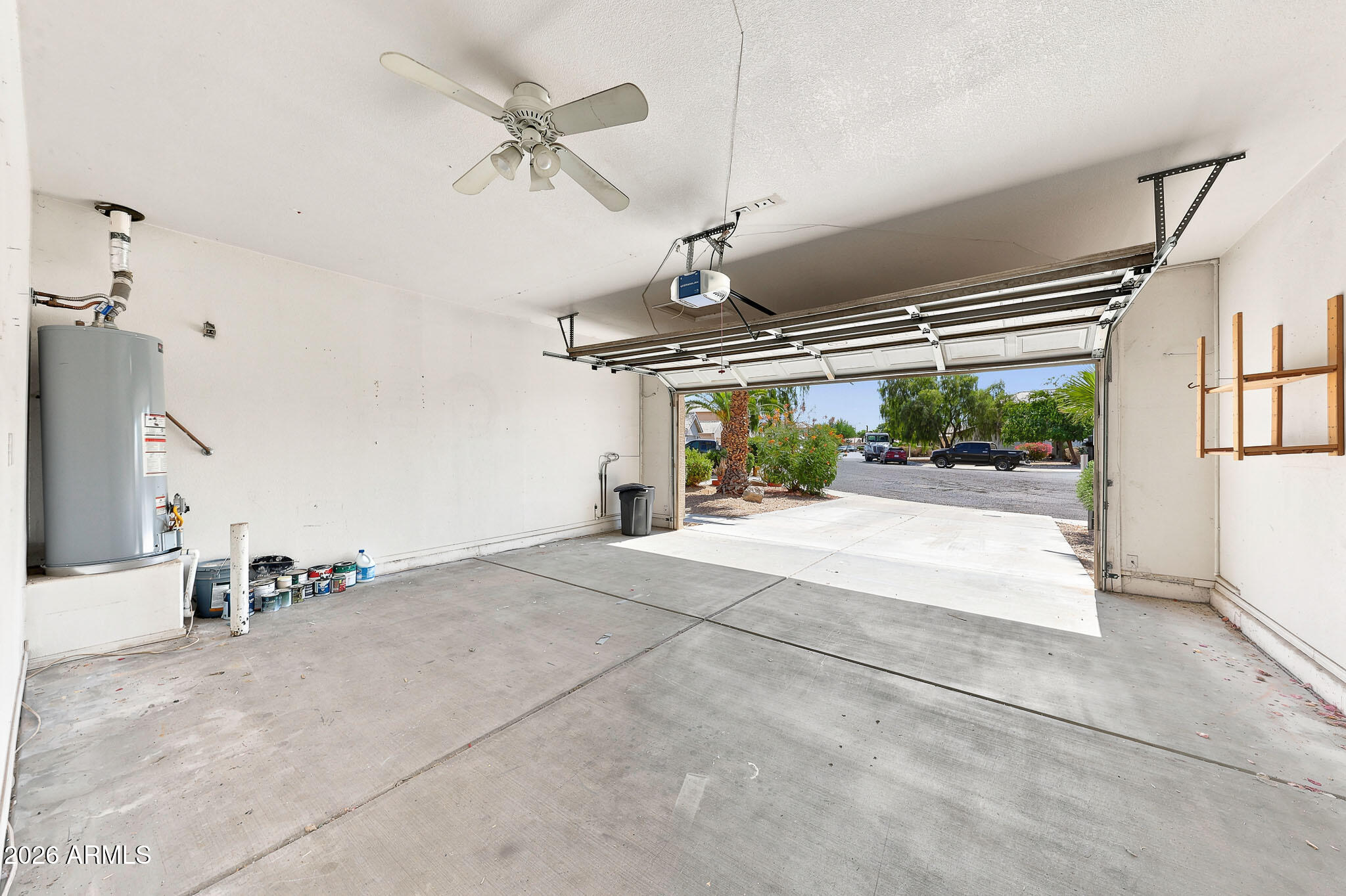 10828 West Monte Vista Road Avondale, AZ 85392 - Photo 32 of 32 Garage