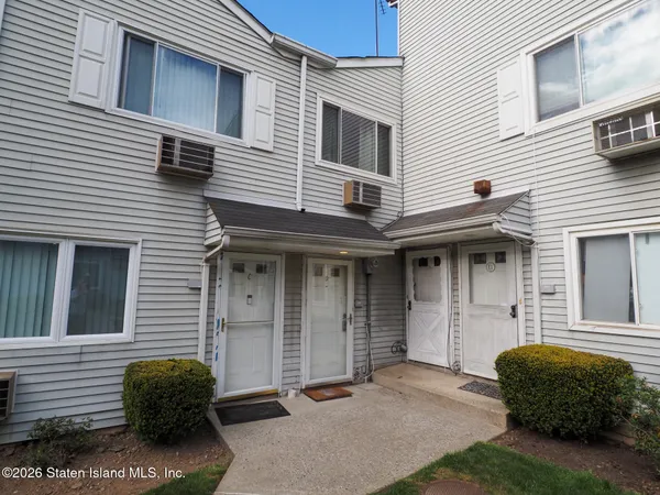 $419,999 | 126 Cassidy Place, Unit D | New Brighton