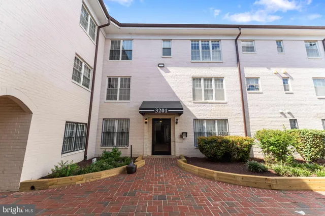 $179,999 | 3201 8th Street Southeast, Unit 10, Washington, DC 20032