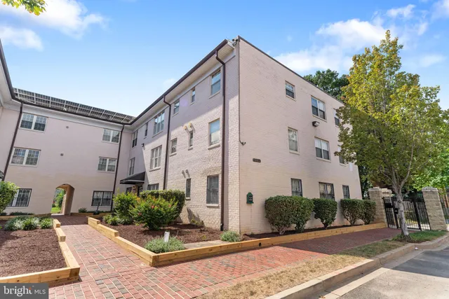 $179,999 | 3201 8th Street Southeast, Unit 10, Washington, DC 20032