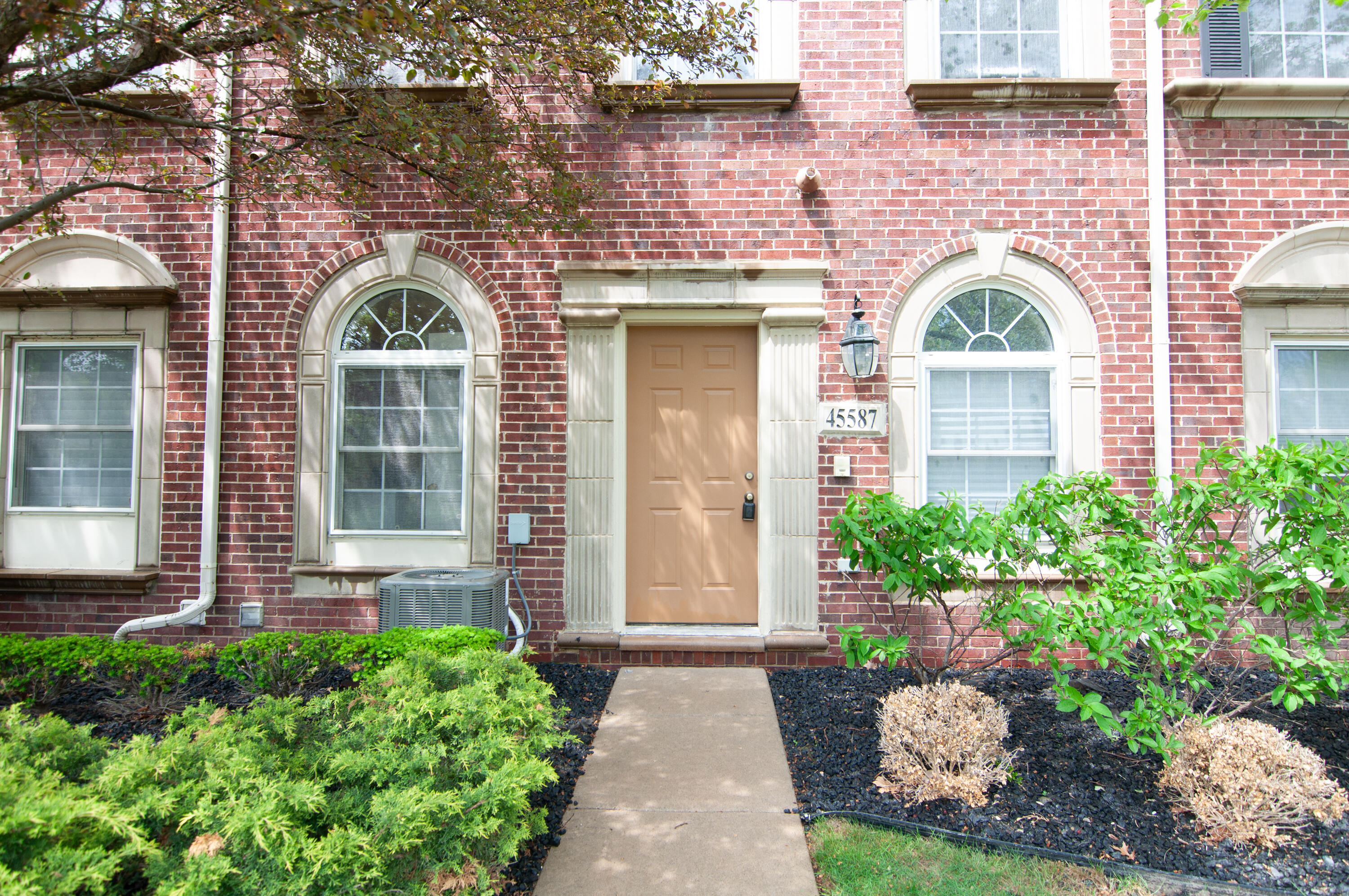 45587 North Stonewood Road Canton, MI 48187 - Photo 57 of 62 057