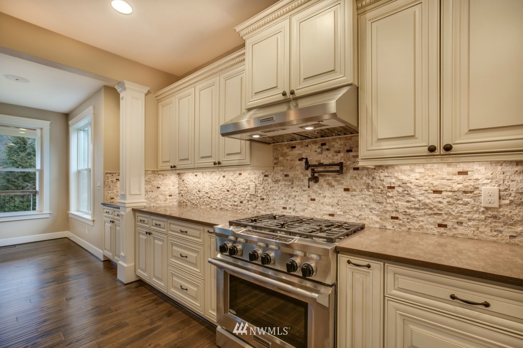 5516 Northeast 23rd Street Renton, WA 98059 - Photo 11 of 25