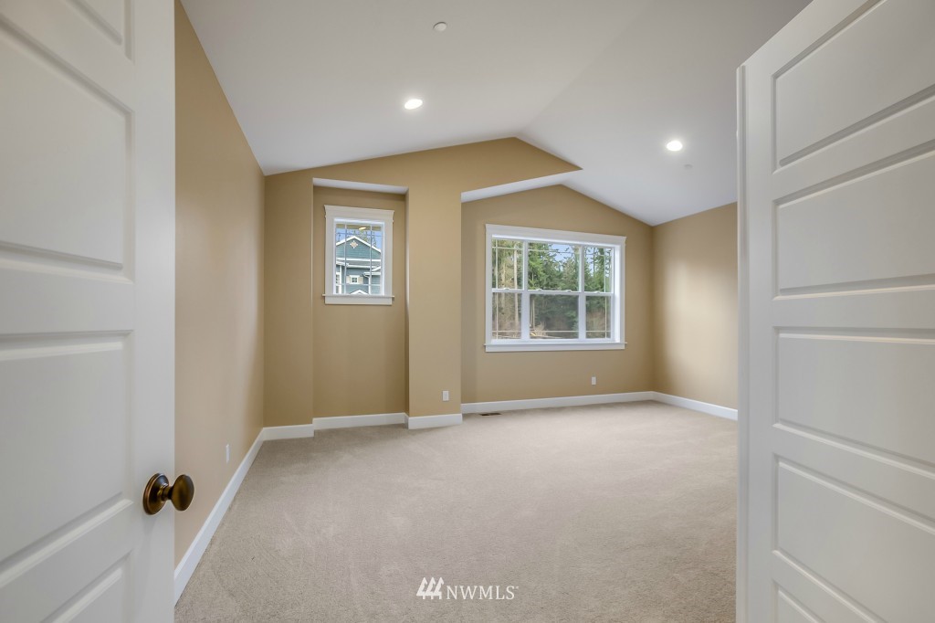 5516 Northeast 23rd Street Renton, WA 98059 - Photo 16 of 25