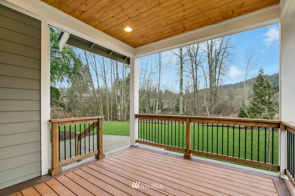 5516 Northeast 23rd Street Renton, WA 98059 - Photo 4 of 25