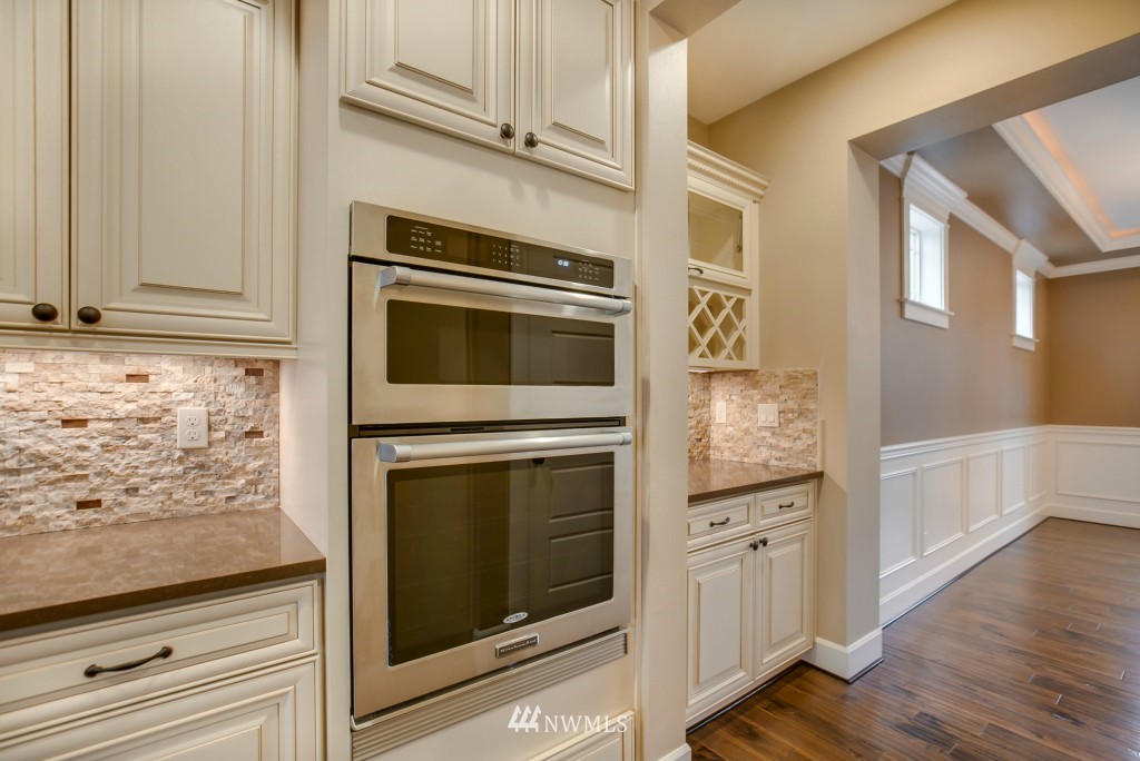 5516 Northeast 23rd Street Renton, WA 98059 - Photo 10 of 25