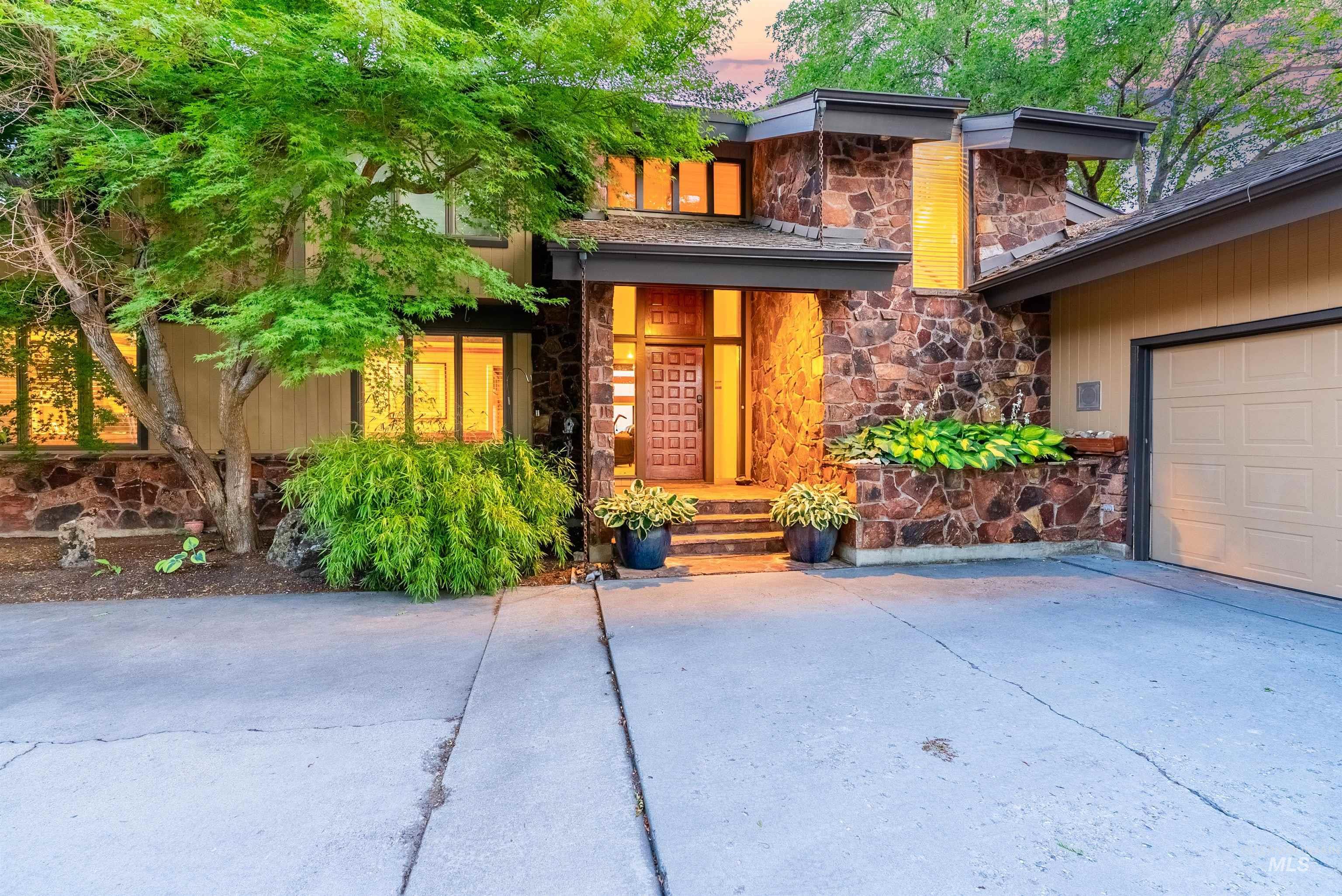 1955 East Table Rock Road Boise, ID 83712 - Photo 1 of 1 Gallery Image 1