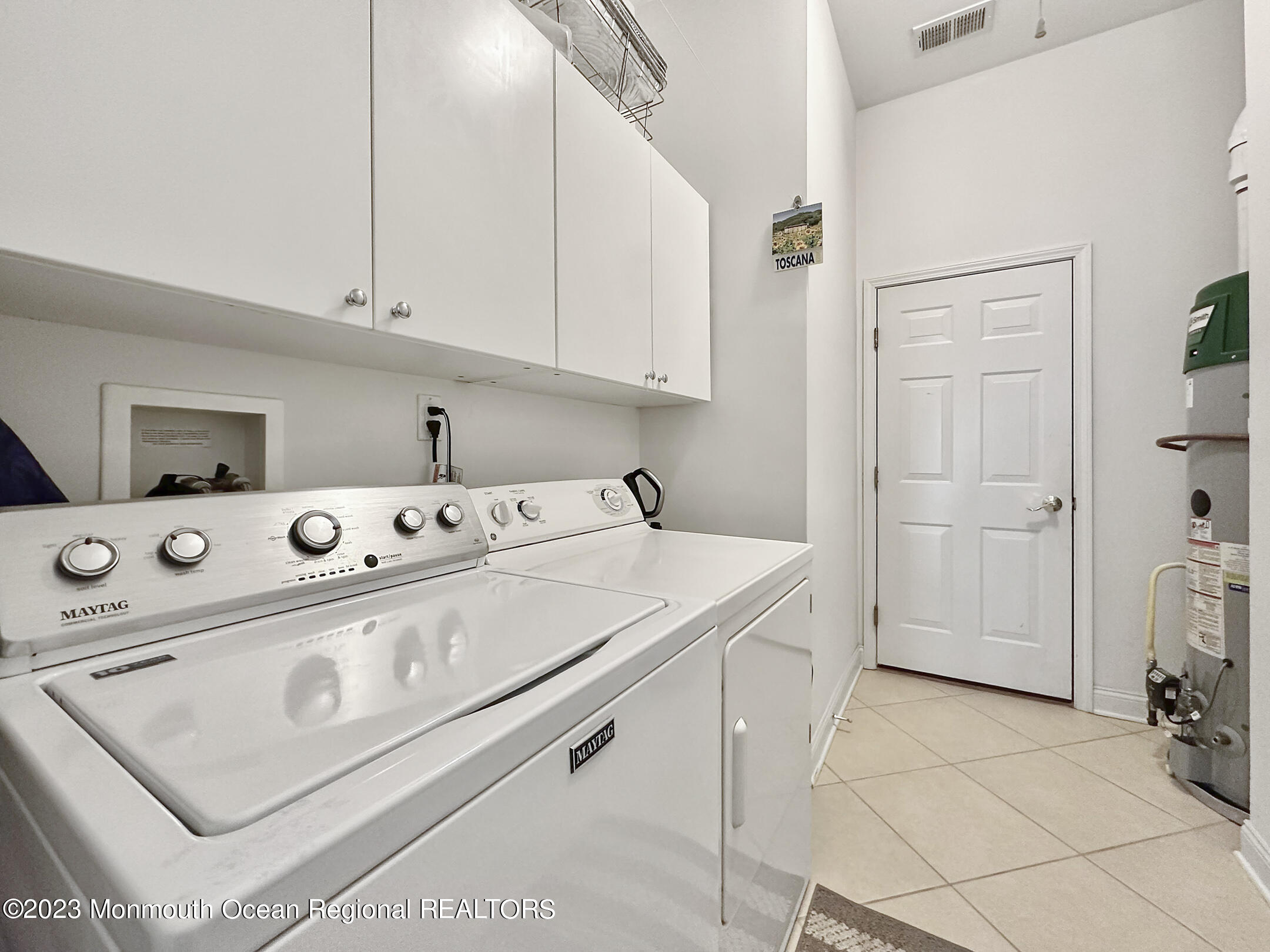 2 Arcaro Road Manalapan, NJ 07726 - Photo 28 of 42 a utility room with dryer and washer