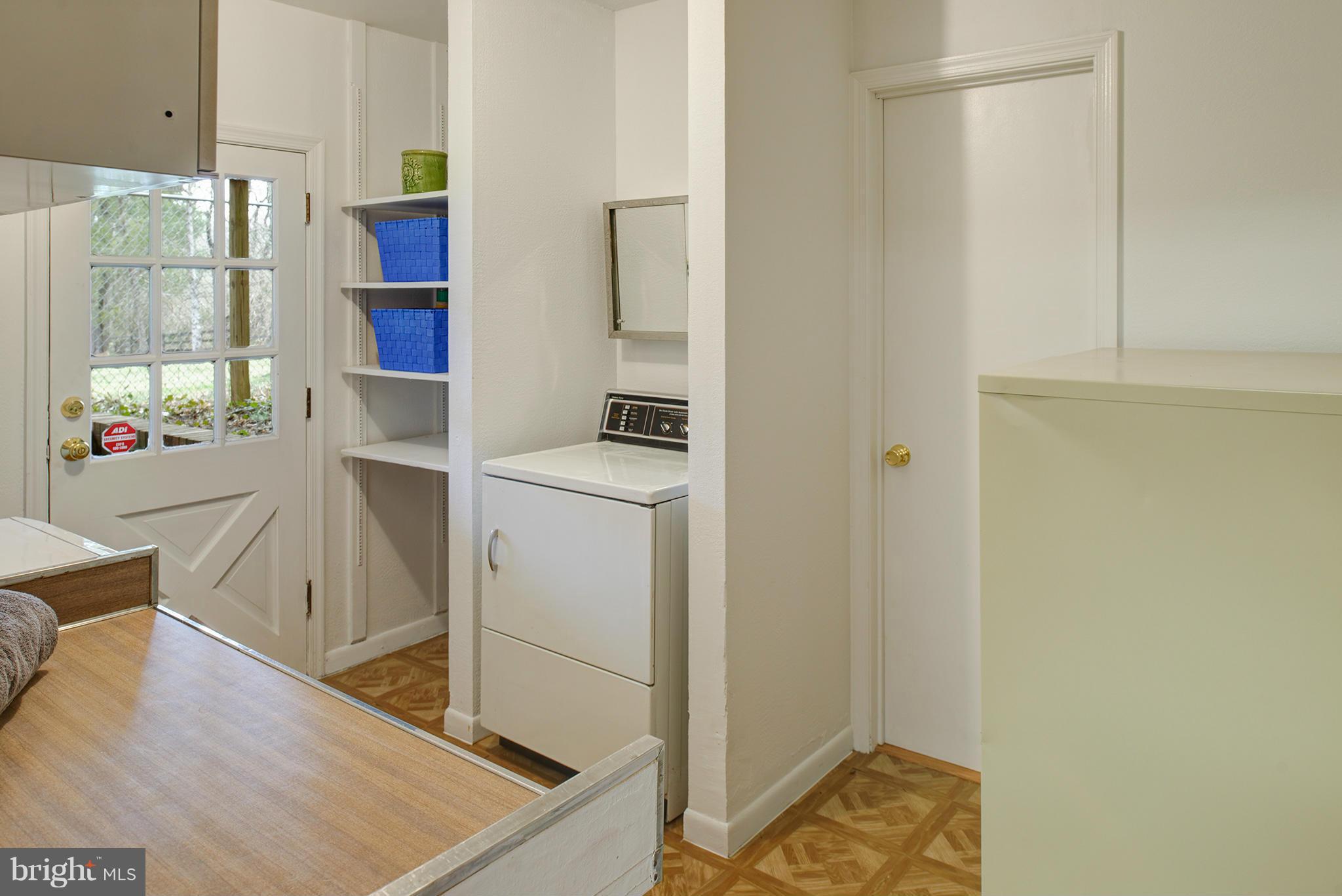 822 Springvale Road Great Falls, VA 22066 - Photo 22 of 28 Interior (General)