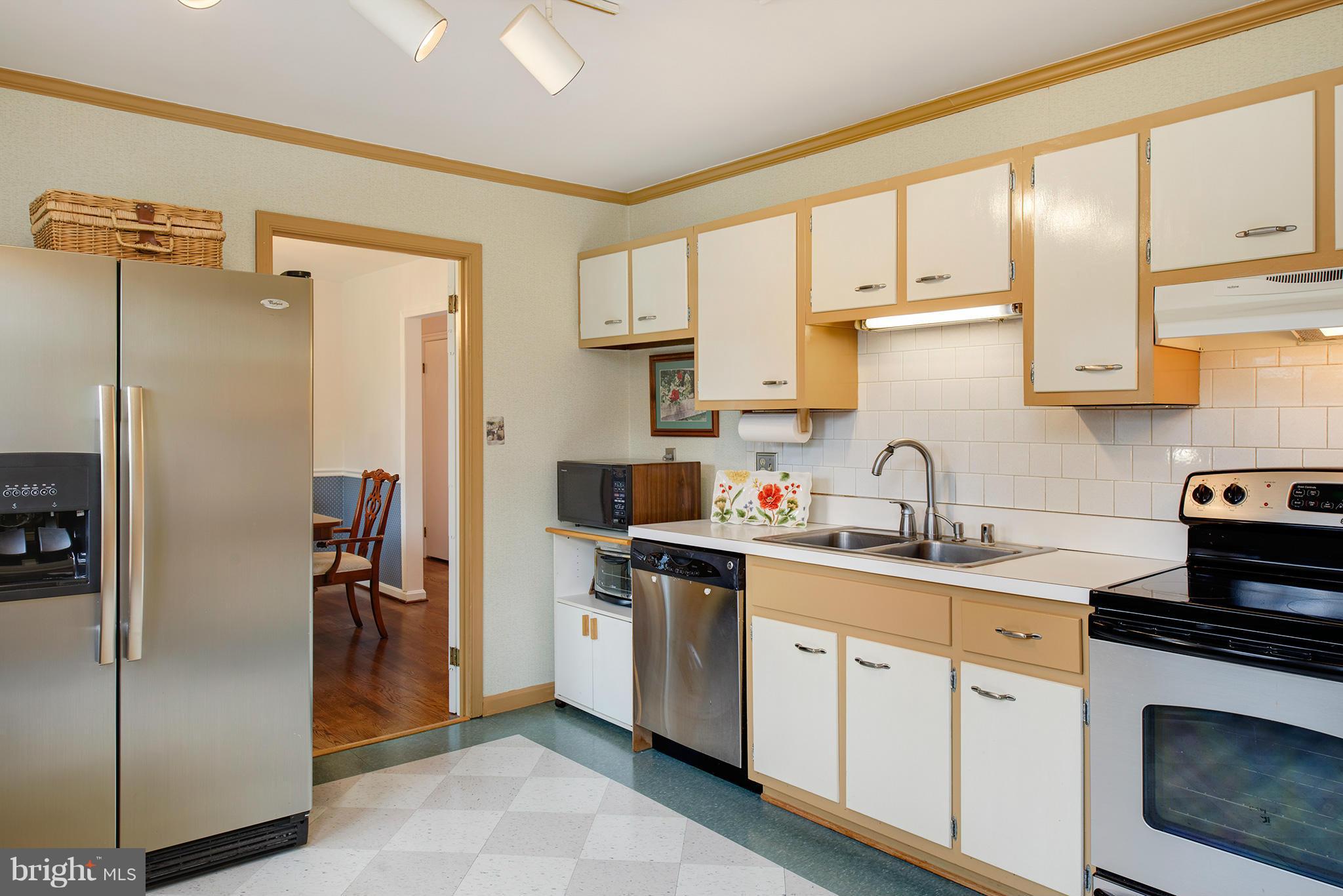 822 Springvale Road Great Falls, VA 22066 - Photo 8 of 28 Kitchen