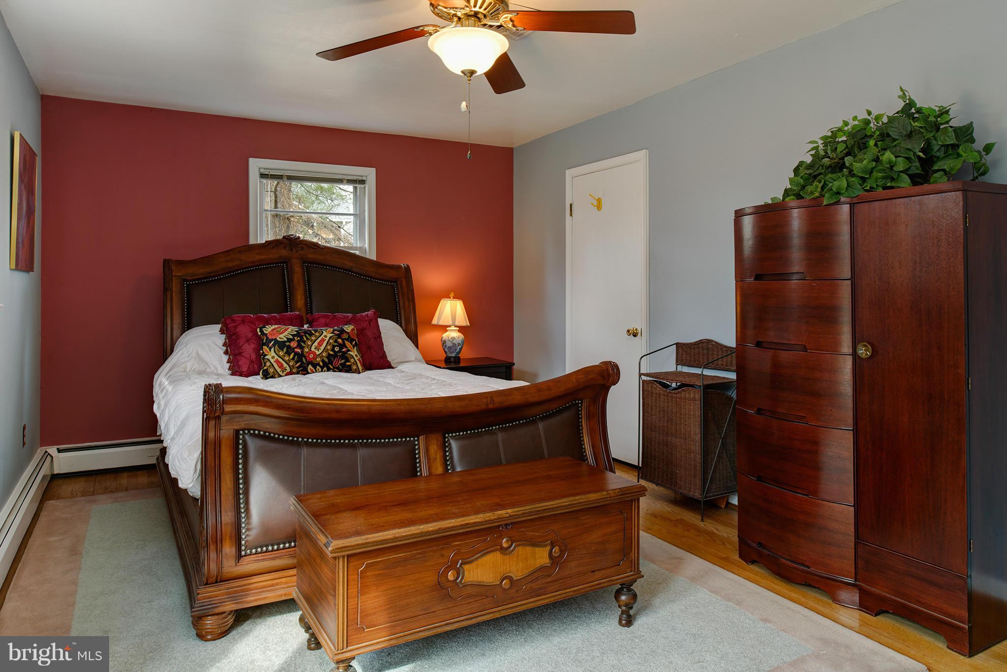 822 Springvale Road Great Falls, VA 22066 - Photo 10 of 28 Bedroom (Master)